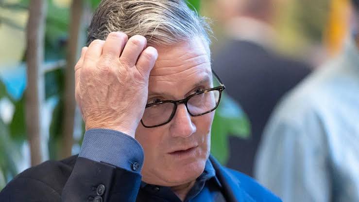 Sous la pression de son camp, Keir Starmer quitte la tête du gouvernement britannique