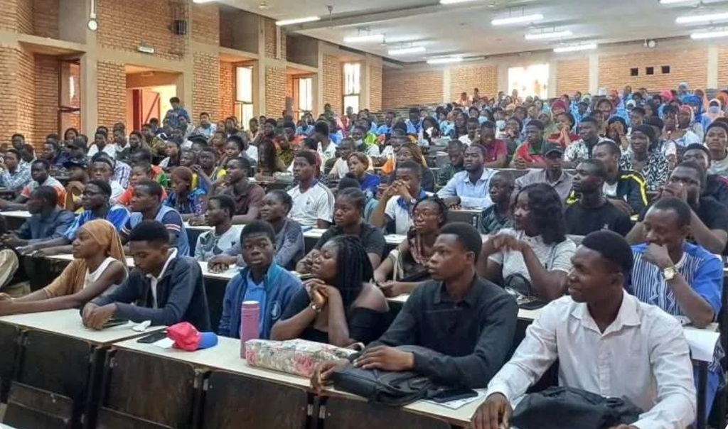 Impossible d'étudier à l'étranger sans le feu vert de l'État : le Burkina change les règles