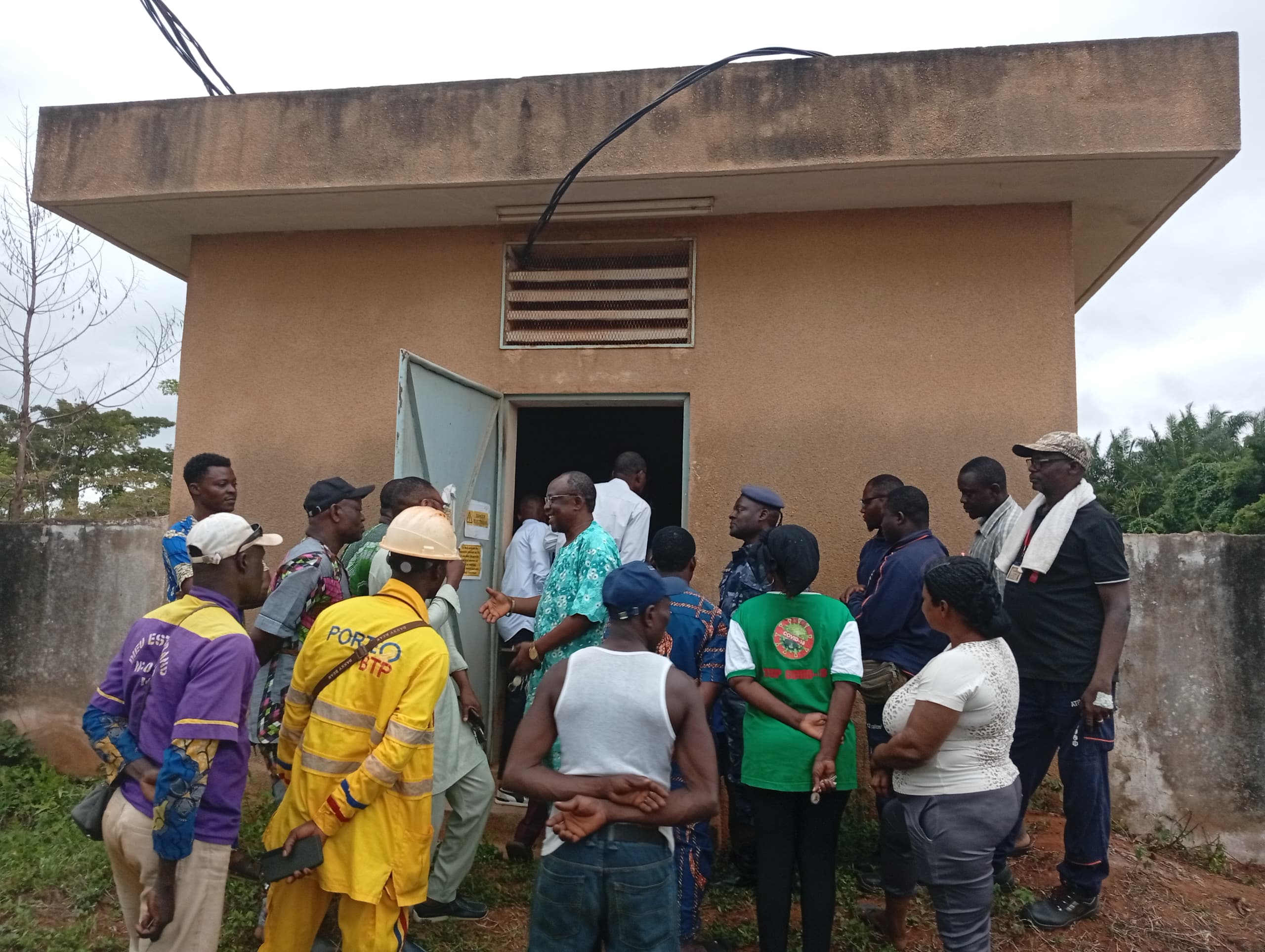 Abomey : un jeune homme meurt électrocuté dans une cabine électrique à Djègbé